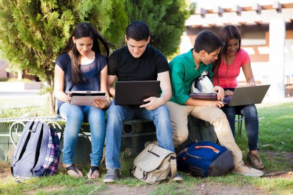 Na een lange lesdag last van pijn? Met onze 4 tips kun jij of je kind snel weer genieten van school zonder rugklachten. Lees het in onze blog!